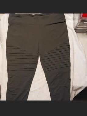 LuLaRoe Olive Green Ribbed Moto-Style Leggings